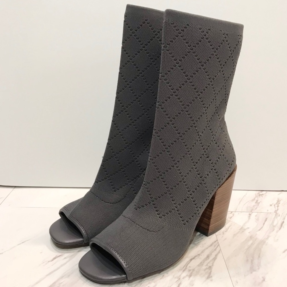 New! Kelsi Dagger Macey Peep Toe Grey Bootie 6.5